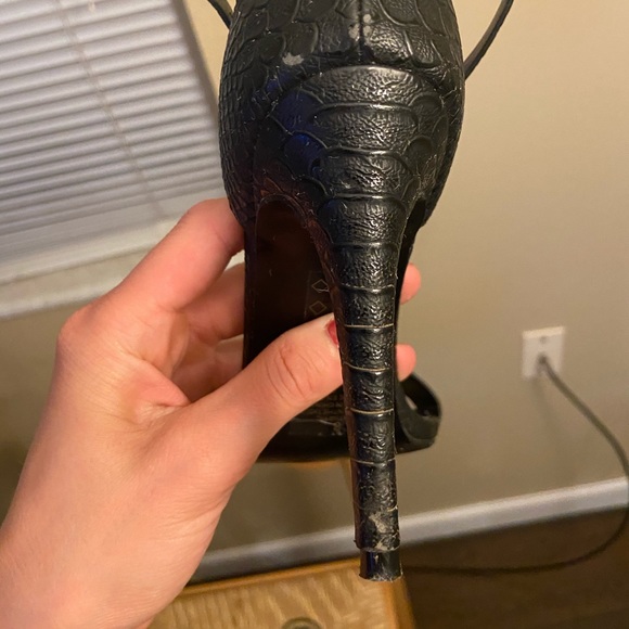 EXPRESS SHOES - Picture 7 of 13